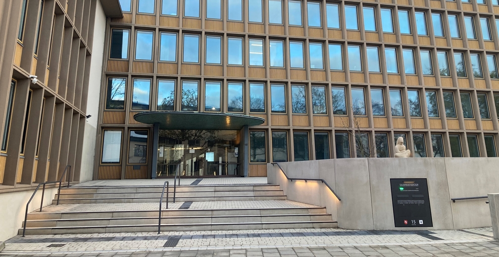 Vorplatz FGZ