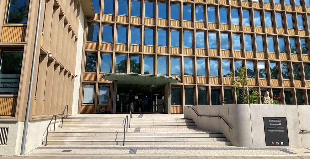 Vorplatz FGZ
